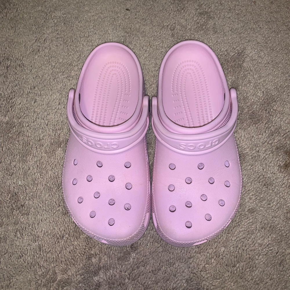Pink Crocs 💗